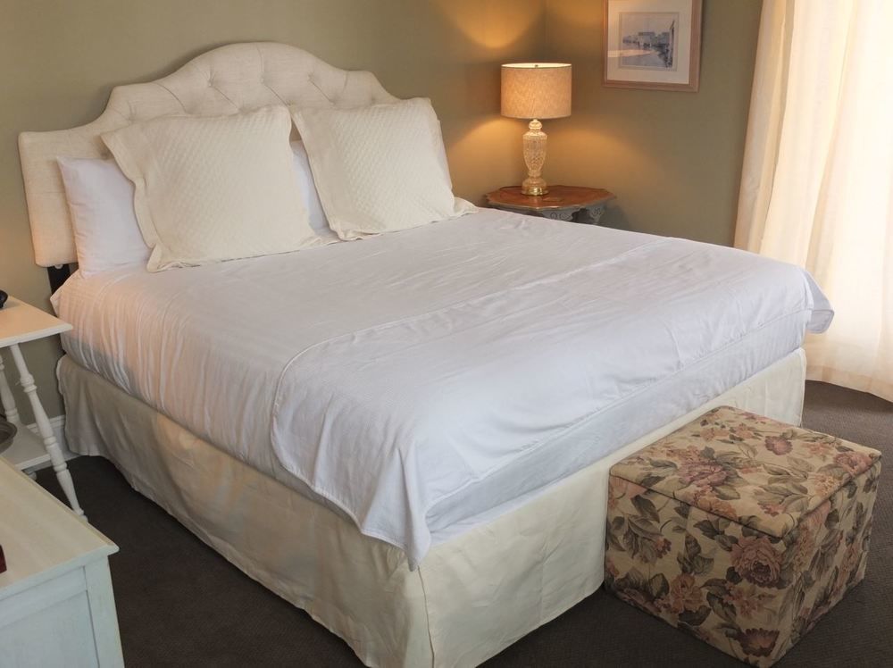 The English Inn Eaton Rapids Экстерьер фото