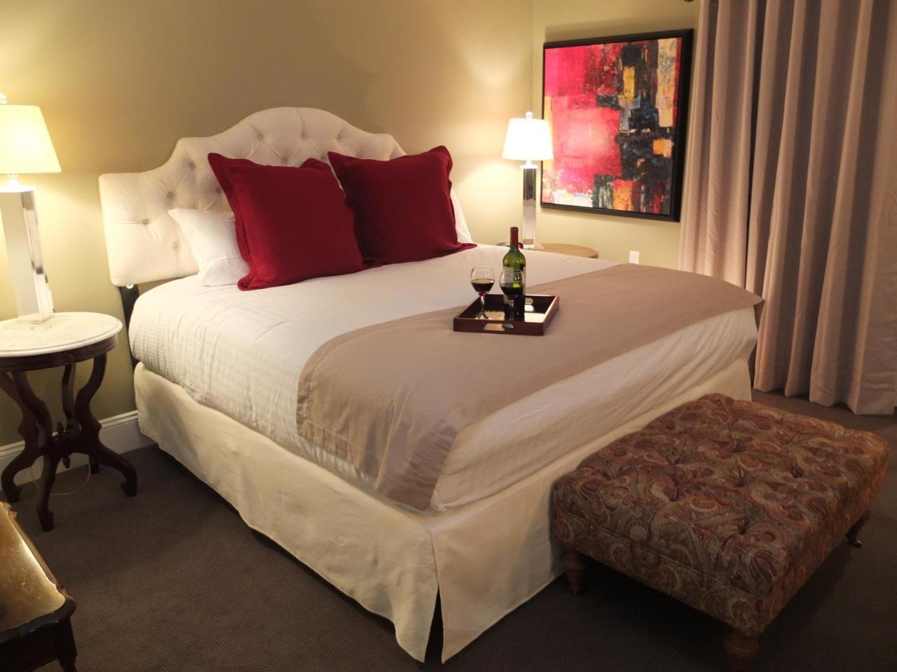 The English Inn Eaton Rapids Экстерьер фото