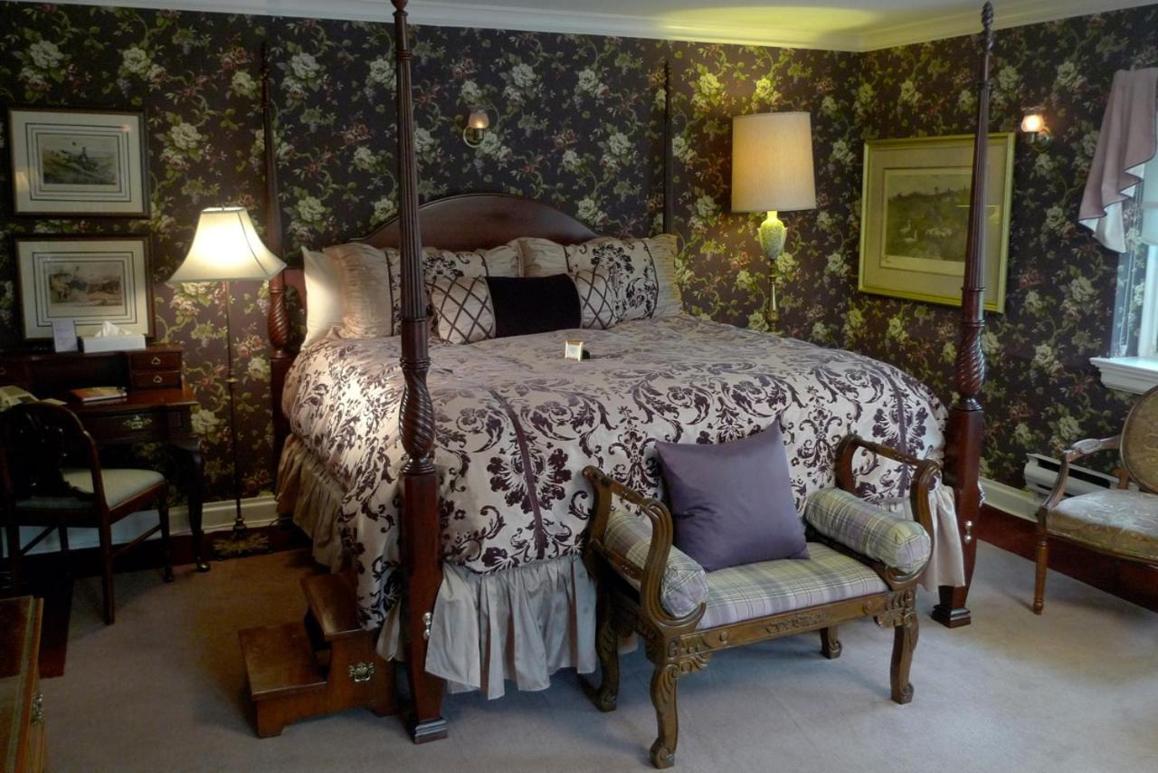 The English Inn Eaton Rapids Экстерьер фото